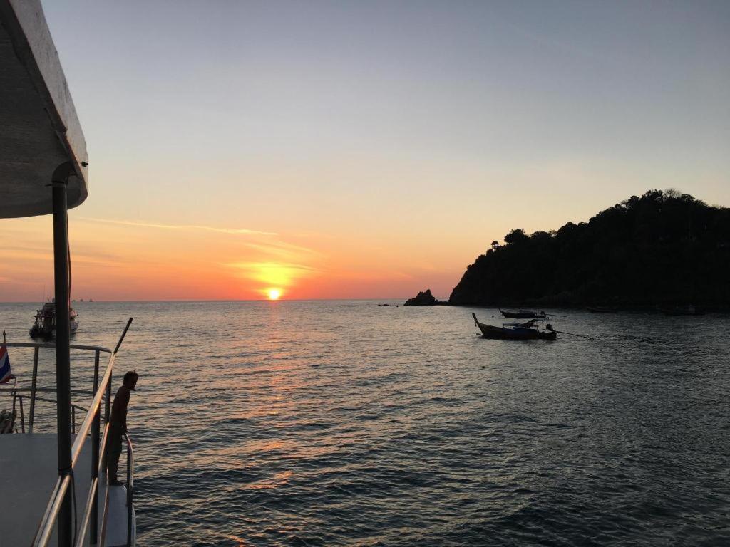 Peacock Hostel Ko Lanta Екстериор снимка