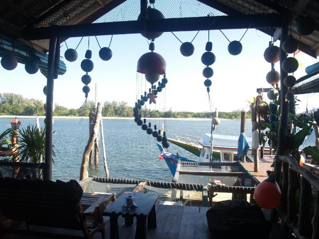 Peacock Hostel Ko Lanta Екстериор снимка