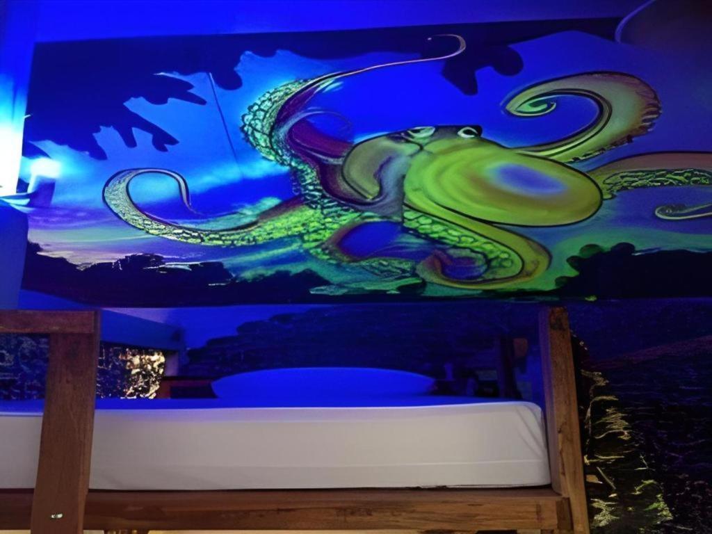 Peacock Hostel Ko Lanta Екстериор снимка