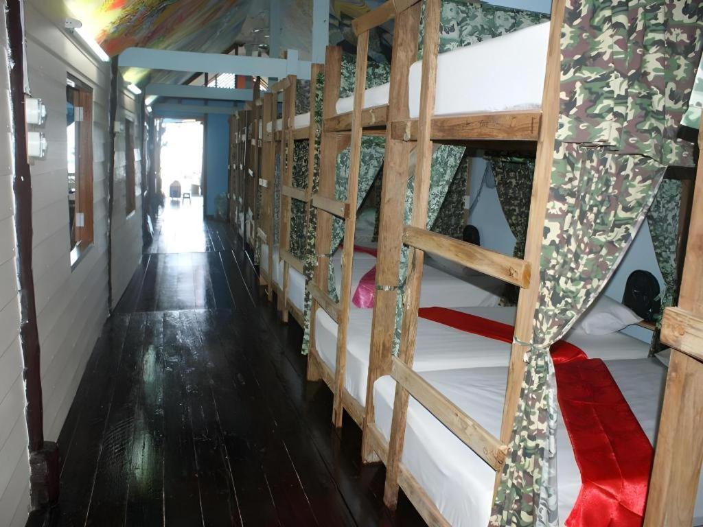 Peacock Hostel Ko Lanta Екстериор снимка