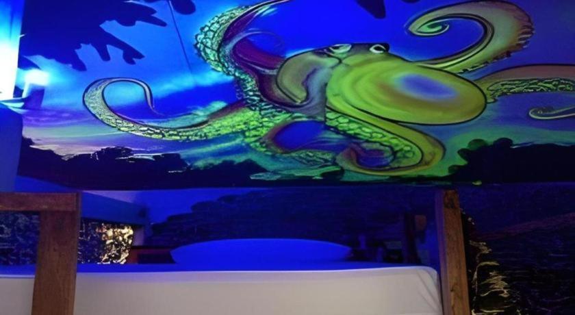 Peacock Hostel Ko Lanta Екстериор снимка
