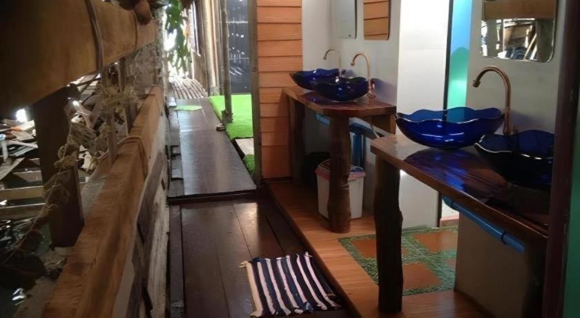 Peacock Hostel Ko Lanta Екстериор снимка