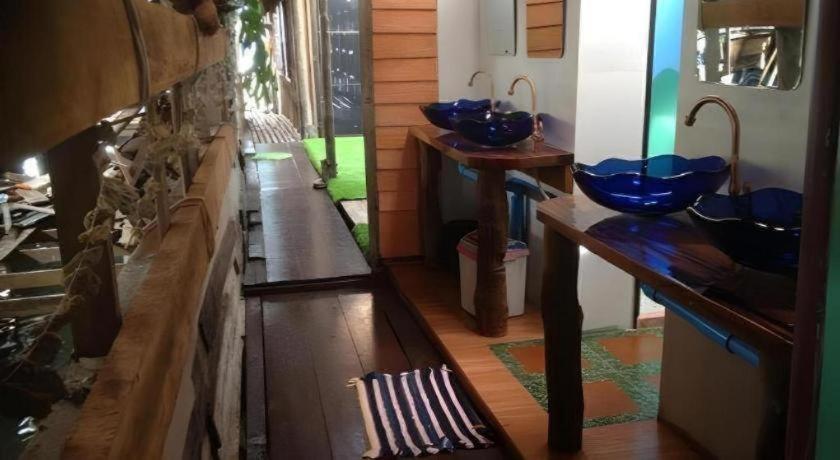 Peacock Hostel Ko Lanta Екстериор снимка