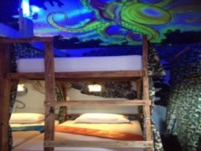 Peacock Hostel Ko Lanta Екстериор снимка