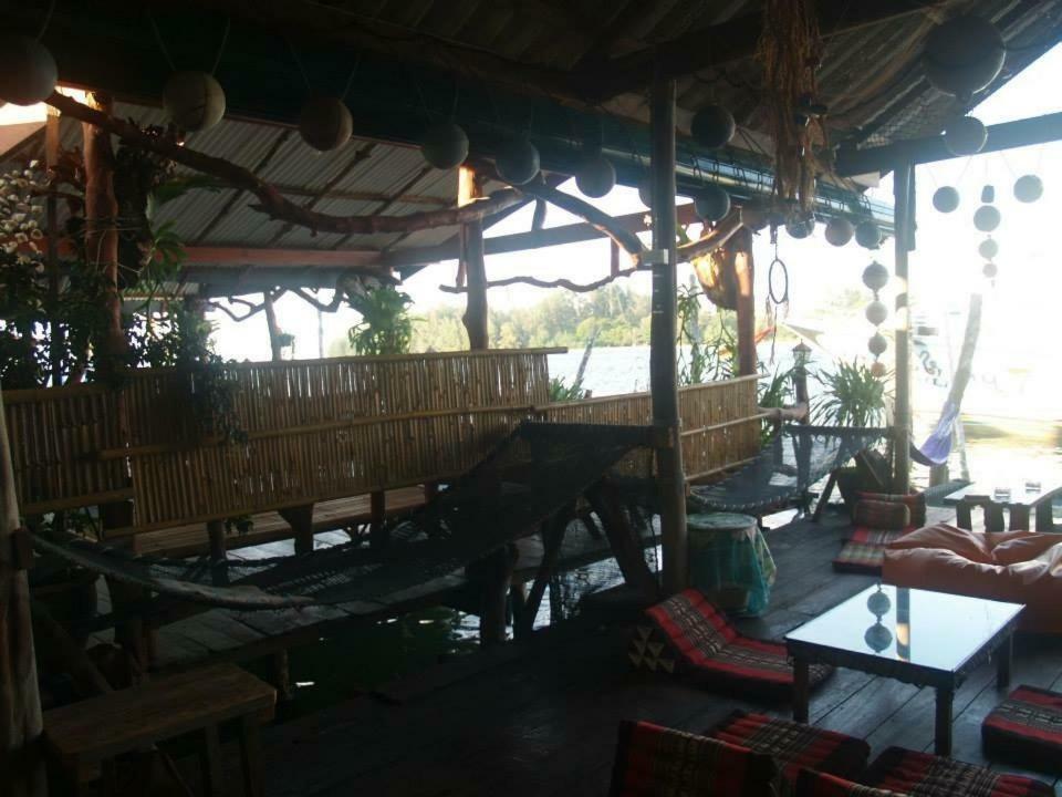Peacock Hostel Ko Lanta Екстериор снимка