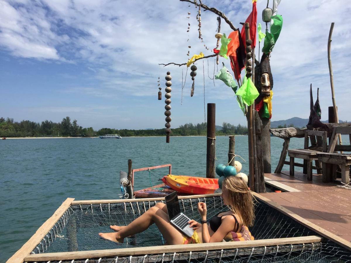 Peacock Hostel Ko Lanta Екстериор снимка