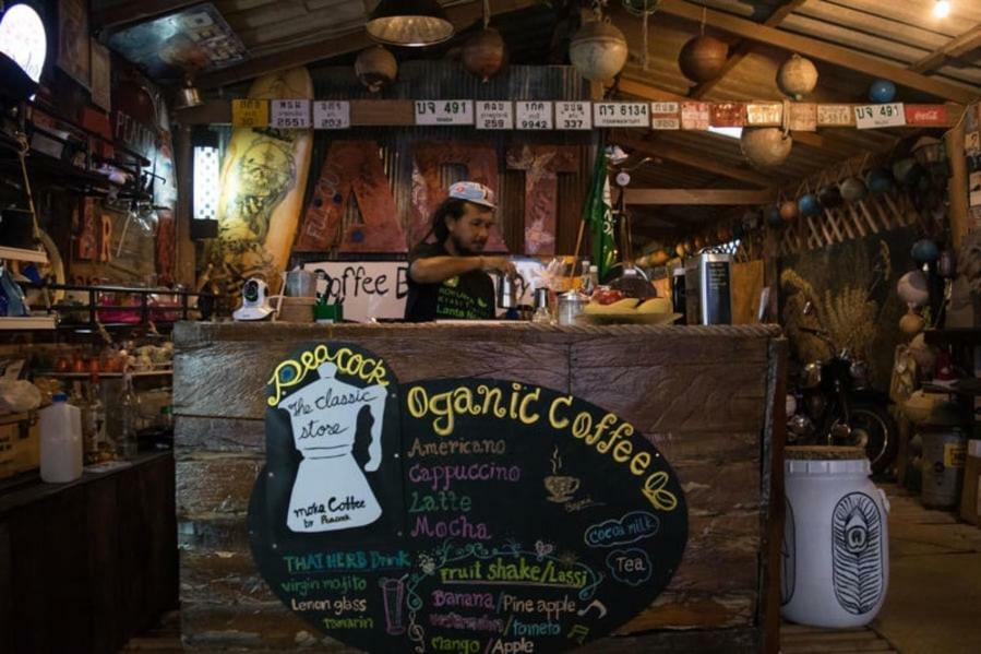 Peacock Hostel Ko Lanta Екстериор снимка