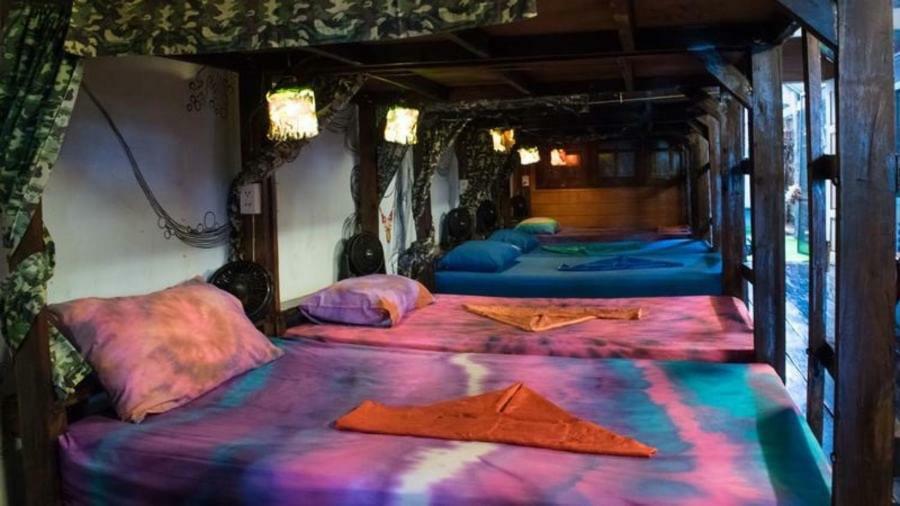 Peacock Hostel Ko Lanta Екстериор снимка
