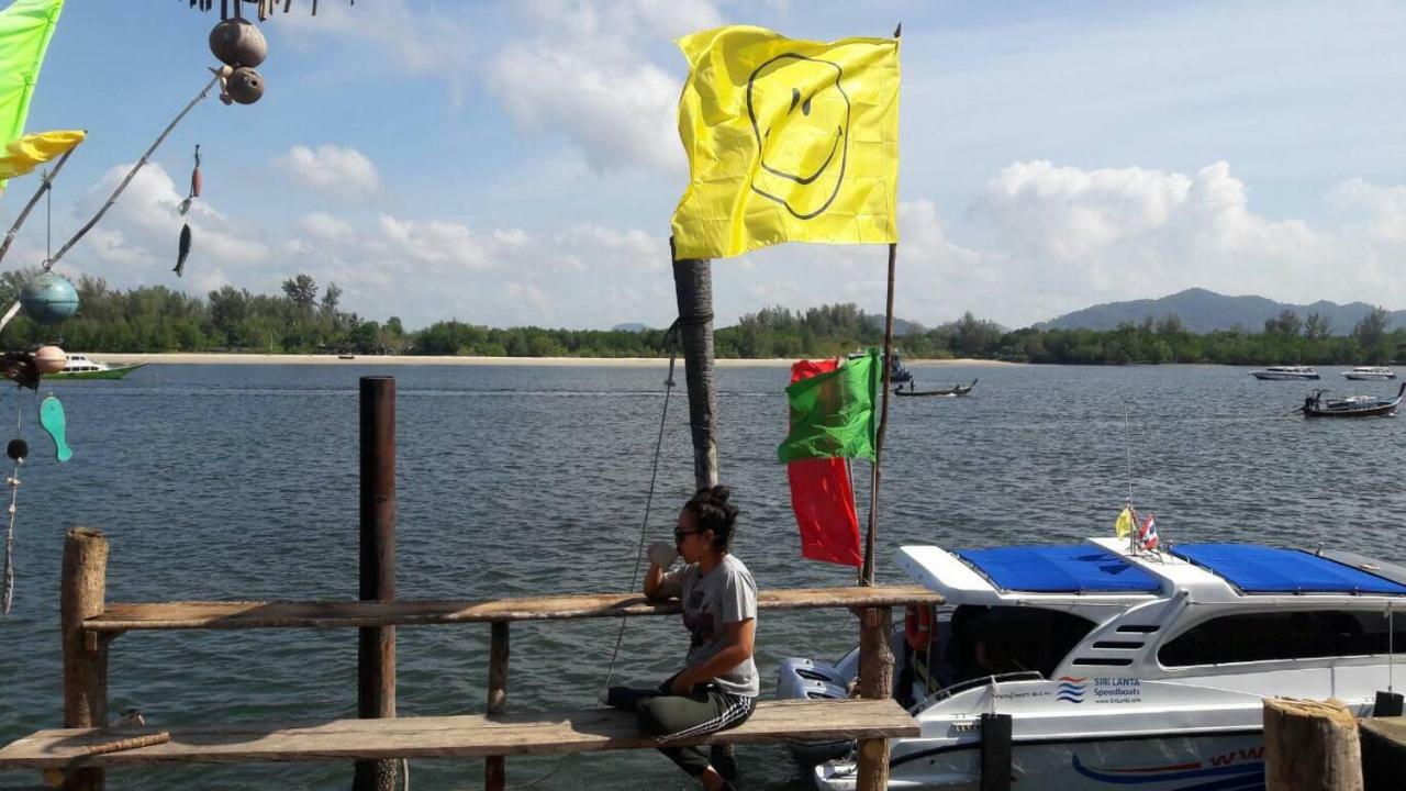 Peacock Hostel Ko Lanta Екстериор снимка