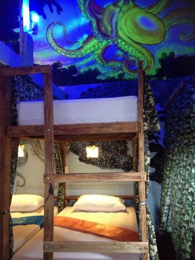 Peacock Hostel Ko Lanta Екстериор снимка